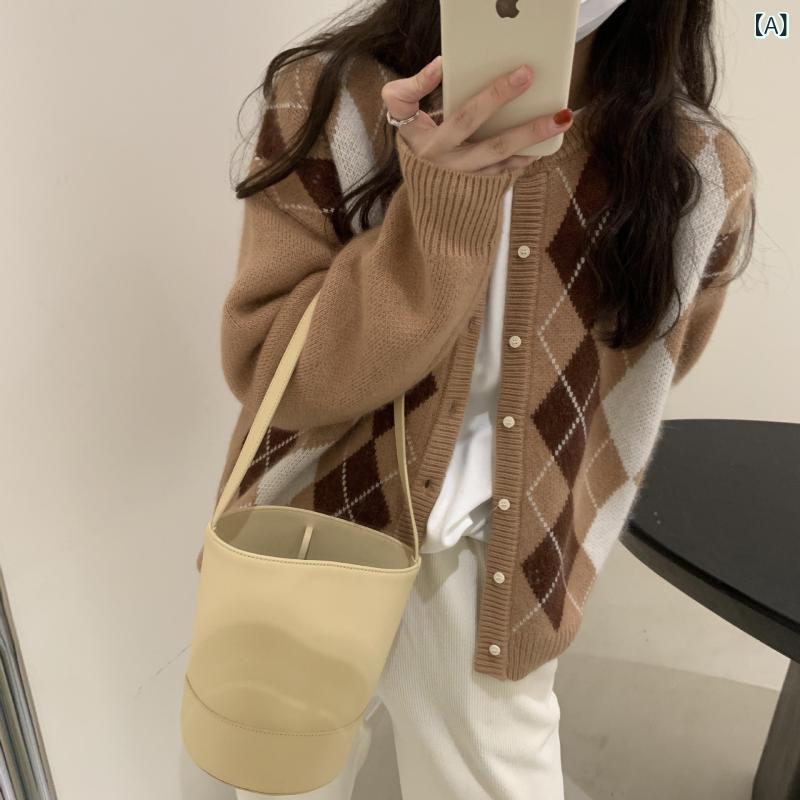 ニットカーディガン レディース アール 菱形 厚手 長袖 セーター 羽織り トップス ゆったり オーバーサイズ 体型カバー 高見え レトロ チェック柄 前開き 秋冬 防寒 暖かい 普段着 デイリー お出かけ 通学 通勤 重ね着 寒さ対策 上着 外出