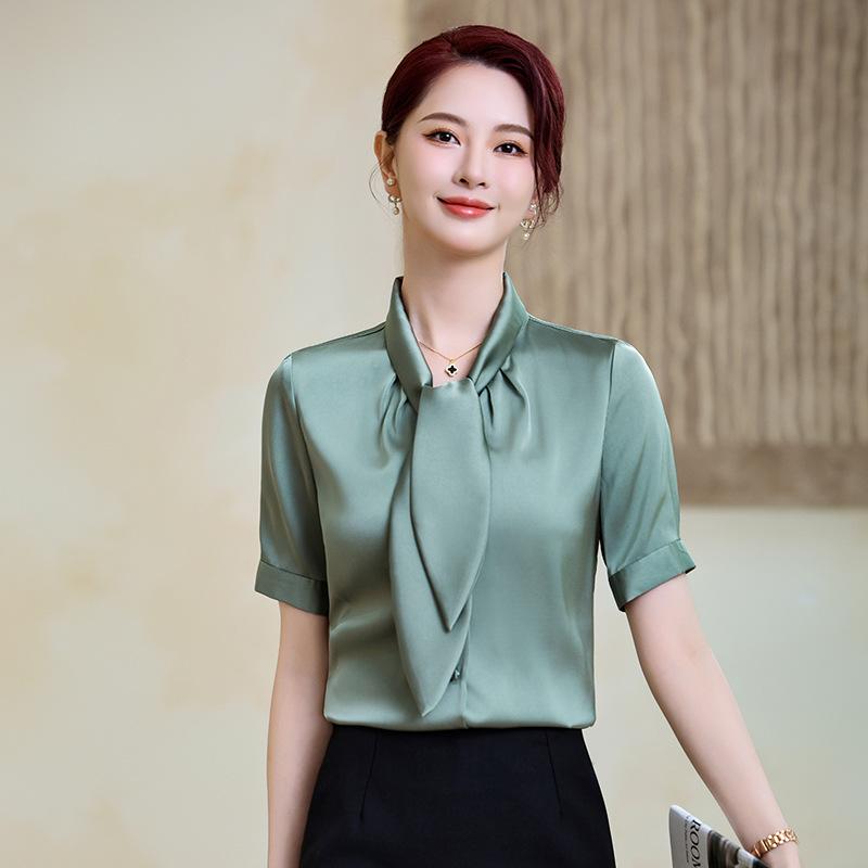 ブラウス レディース 半袖 事務服 制服 オフィスカジュアル シフォン ボウタイ シャツ トップス ビジネス 接客 受付 営業 ショップ店員 ユニフォーム 夏 春夏 スリム タイト テーラードカラー スキッパーシャツ くすみピンク 無地 仕事 通勤
