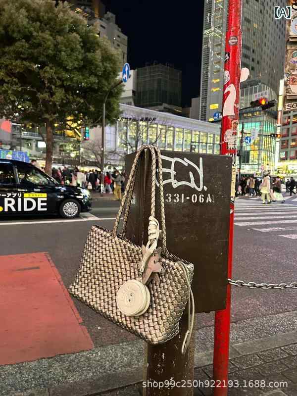 トートバッグ レディース 編み込み 大容量 肩掛け レザー ソフトレザー 通勤 通学 A4サイズ A4対応 シャンパンゴールド ビッグトート カジュアル イントレチャート 手提げバッグ カバン かばん 鞄