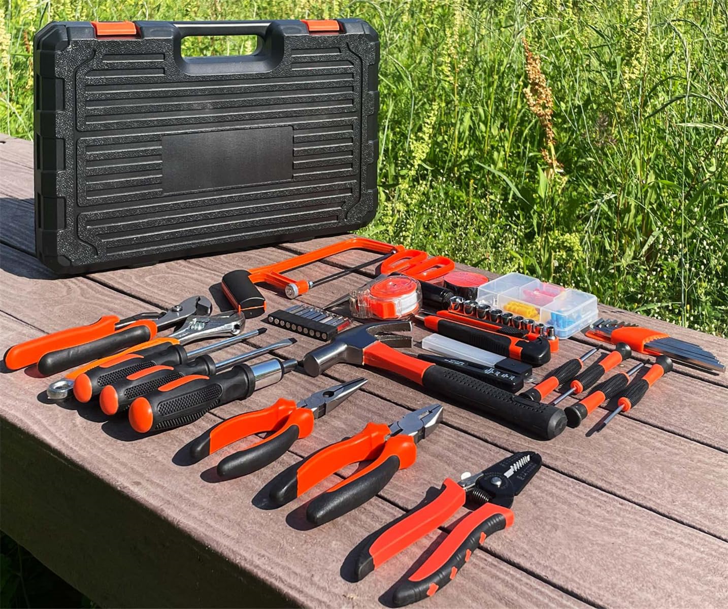 工具セット 102点 ホームツールセット DIYセット 家庭用 家具組み立て 自転車 バイク メンテナンス 収納ケース付き 軽量 持ち運び便利 工具箱 セット ドライバー レンチ ペンチ ハンマー ノコ｜ハッピーライフセレクト