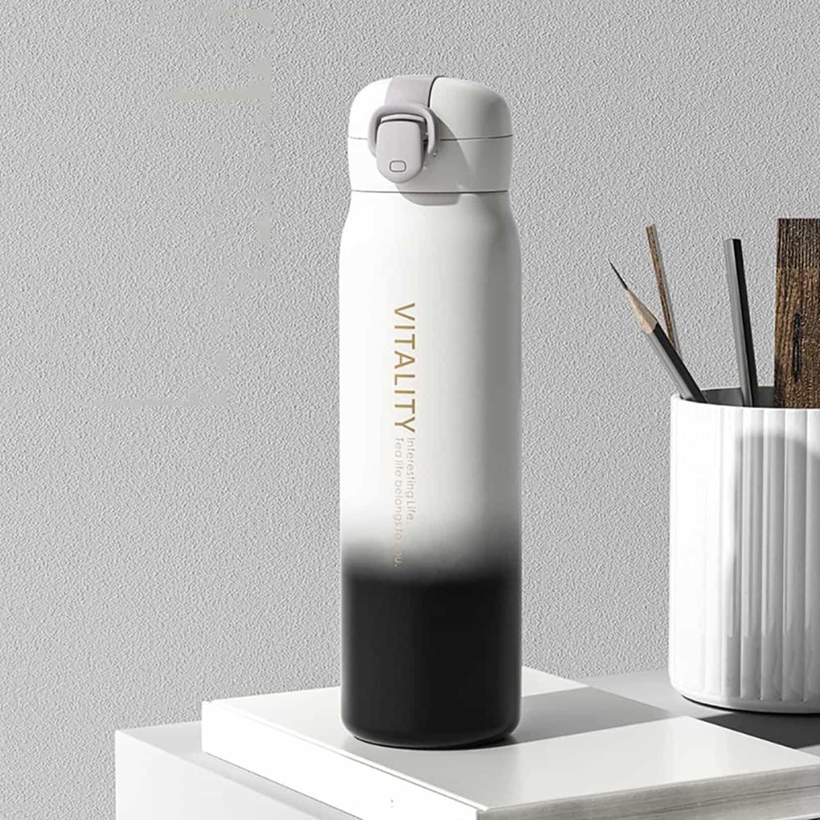 吸い筒 750ml 無意味さ断熱 保冷 保温 魔法瓶 ステンレスマグ 軽さ 直飲み 手抜かり押しとどめる  御姉さん お坊っちゃん 携帯型 止ん事無い一般受け グラデーション すいとう 炭酸相応う 白いこと