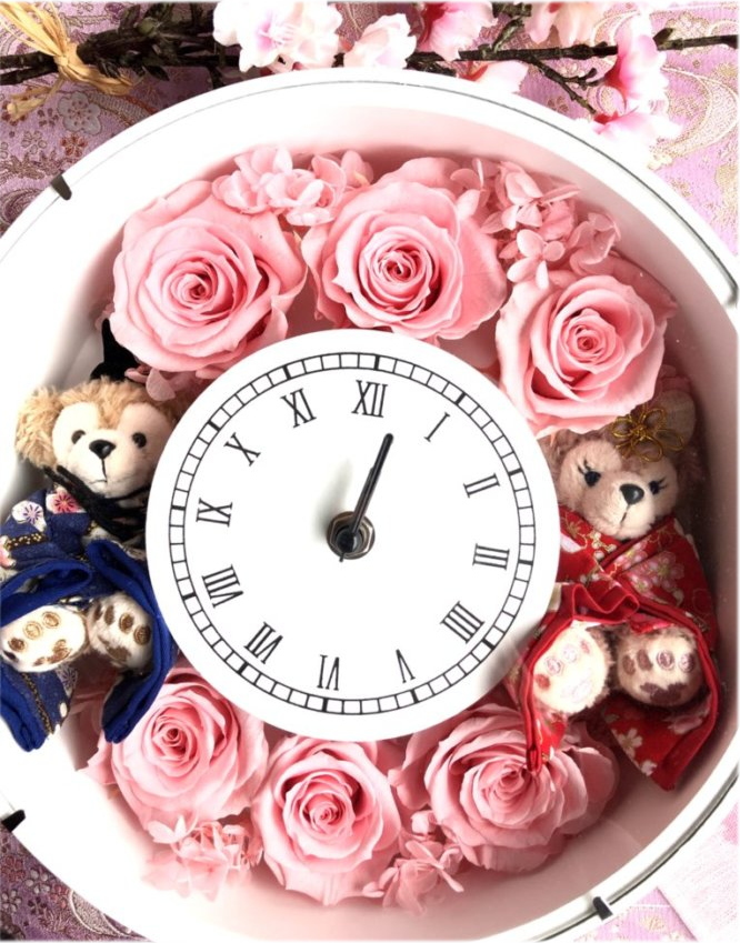 プレゼントを選ぼう ひなまつりにいかが ディズニーシー ダッフィー シェリーメイがついた時計 掛け時計としても 置時計としてもつかえます プレゼントにおすすめ プリザーブドフラワー 結婚祝い Mamanminimaliste Com