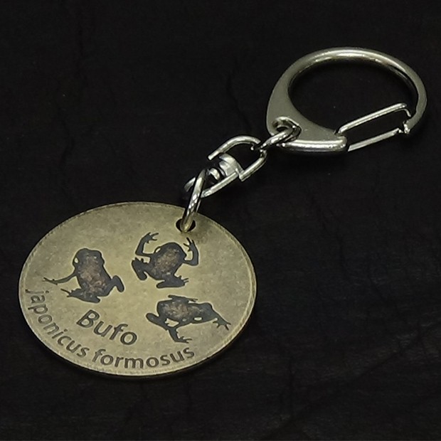 楽天市場 アズマヒキガエル キーホルダー 蛙 有尾類 真鍮ブラス 職人手作り アンティーク加工 かっこいい しぶい 大人 金属 雑貨 ハッピーラボラトリー楽天市場店