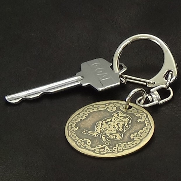 楽天市場 アズマヒキガエル キーホルダー 蛙 有尾類 真鍮ブラス 職人手作り アンティーク加工 かっこいい しぶい 大人 金属 雑貨 ハッピーラボラトリー楽天市場店