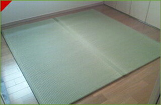 楽天市場 日本の畳 江戸間 関東間 半畳サイズ 約 cmまで 送料無料 サイズオーダー 畳 たたみ タタミ マット Diy 置き畳 い草 ラグ 滑り止め 防音 転倒 赤ちゃん 琉球畳 国産 日本製 1畳 1帖 半帖 ベッド 畳ベット 表替え 新畳 畳ショップ和楽美 わらび