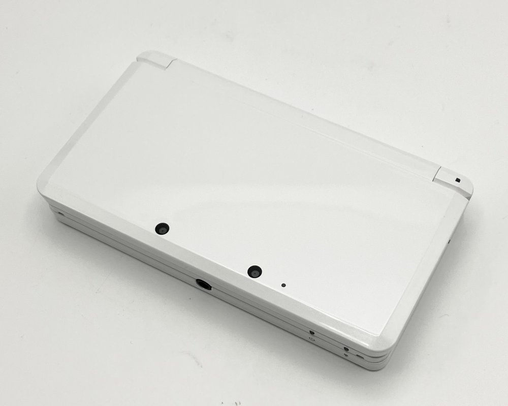 中古 ニンテンドー3DS ピュアホワイト Nintendo 任天堂 ゲーム ゲーム機 レトロ 携帯ゲーム機 一人時間 タッチパネル 懐かしい 平成 ゲーム ワイワイ
