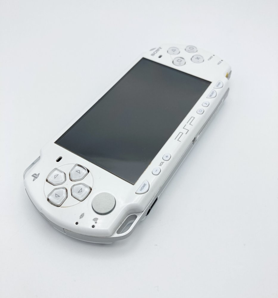 PSP「プレイステーション・ポータブル」 セラミック・ホワイト (PSP-2000CW)  bme6fzu PSP 