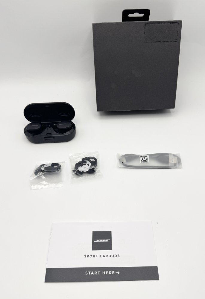 中古 Bose Sport Earbuds ワイヤレスイヤホン Bluetooth 接続 マイク付 最大5時間+10時間 再生 トリプルブラック 黒 音楽 ミュージック 音楽鑑賞 運動 ランニング 通勤 通学 耳 イヤー イヤホン 音質 没入感 集中 音 使いやすい ジムリラックス 小さい