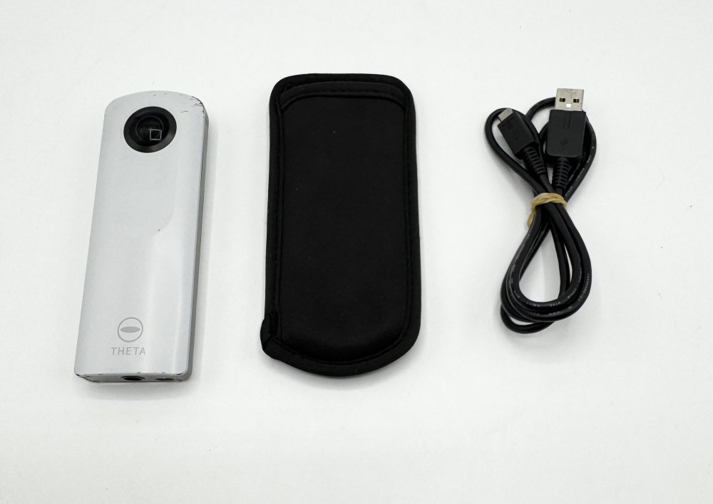 【中古 動くこと突きとめる済】 RICOH 360度写真機 RICOH THETA SC (白いこと) 全上天写真機 910740 写真機 ディジカメ はいり込む式 入園式 卒式 卒園式 迎え入れる会 送迎会 自撮り セルフィー 花見 旅する ブラブラ 心おぼえ 想い出 日常 Vlog 写真機お坊っちゃん 写真機うしろ帯