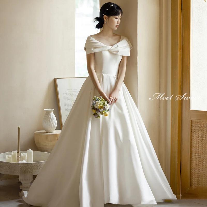 ウェディングドレス ウエディングドレス 二次会 2.5次会 結婚式 披露宴 前撮り 後撮り ブライダル ロングドレス 花嫁 Aラインドレス サテン 白 オフショルダー｜harmony17 11,715円