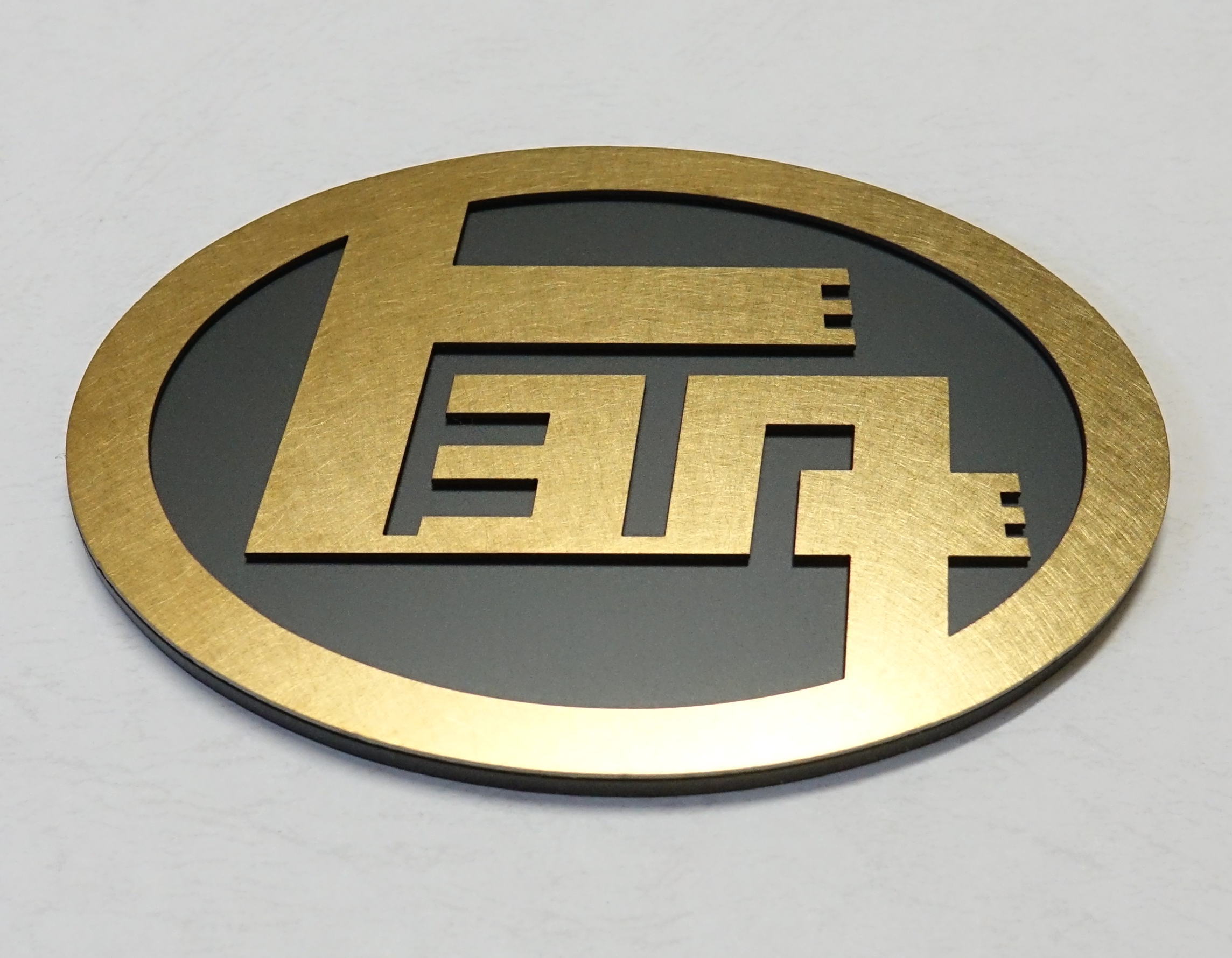 トヨタ　エンブレム　白ゴールド トヨタ エンブレム 白ゴールド トヨタ エンブレム 白ゴールド