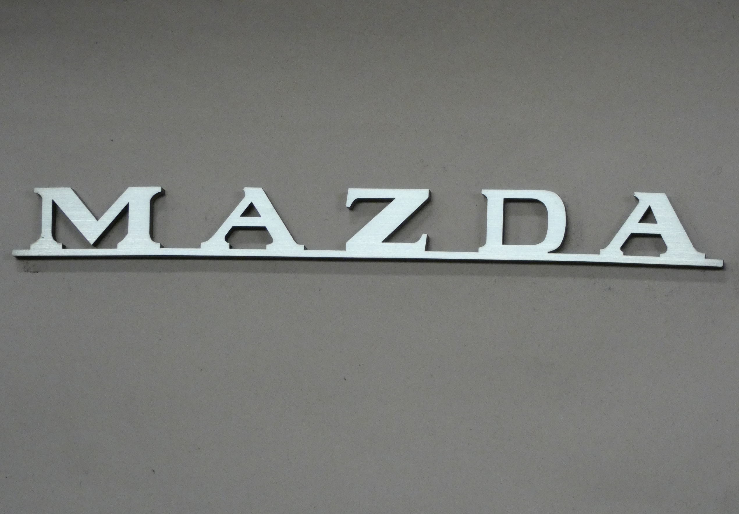 マツダエンブレム エンブレム 車 オリジナル カーエンブレム カー用品 ドレスアップ カーアクセサリー 外装 フロントエンブレム リアエンブレム Mazda2 Mazda3 Mazda6 Mazdacx 3 Mazdacx 30 Mazdacx 5 Mazdacx 8 Mazdamx 30 Mazdaroadster メーカー直売