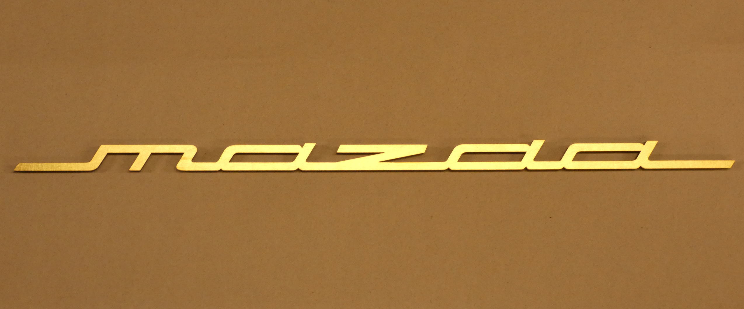 楽天市場】マツダエンブレム 【全長280ミリ】【数量限定】エンブレム 