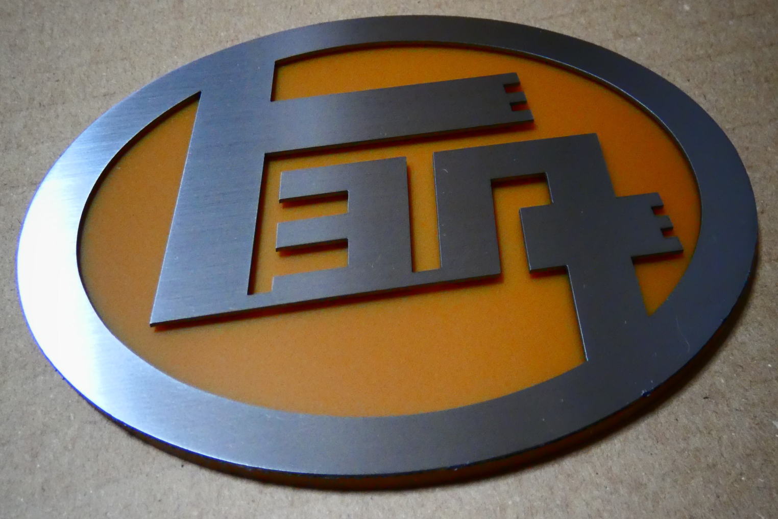 正規激安 エンブレム 車 トヨタエンブレム ステンレスhl製 エンブレム オリジナルエンブレム トヨタ カーエンブレム トヨタマーク カー用品 ドレスアップ カーアクセサリー 外装 Toyota 豊田 改造 カタカナ レトロ フロントエンブレム リアエンブレム 春川工芸 人気絶頂