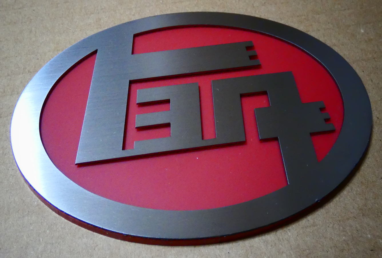 楽天市場 エンブレム 車 トヨタエンブレム ステンレスhl製 ハイエースプリウスエンブレム オリジナルエンブレム トヨタ カーエンブレム トヨタマーク カー用品 ドレスアップ カーアクセサリー 外装 Toyota 豊田 改造 カタカナ レトロ フロントエンブレム リアエンブレム