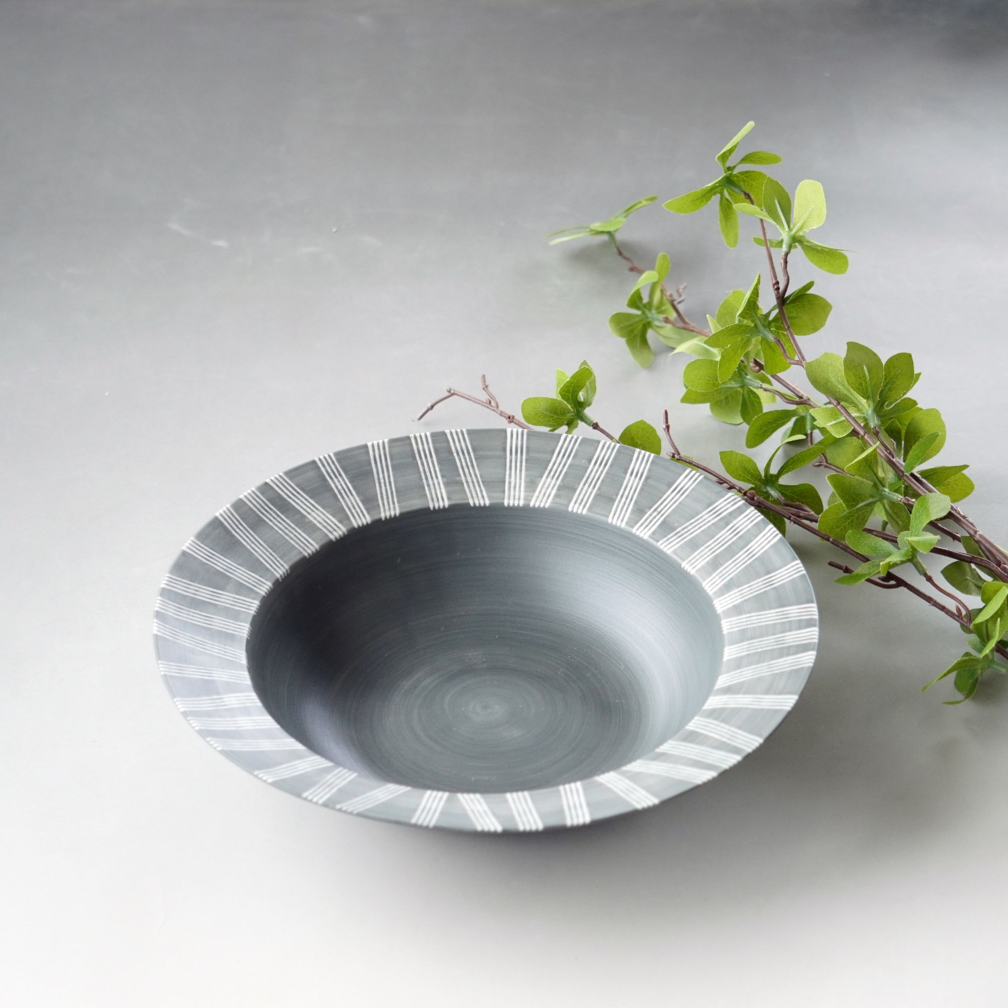 楽天市場】波佐見焼 食器 Shabby chic style 25cm プレート グレー 和