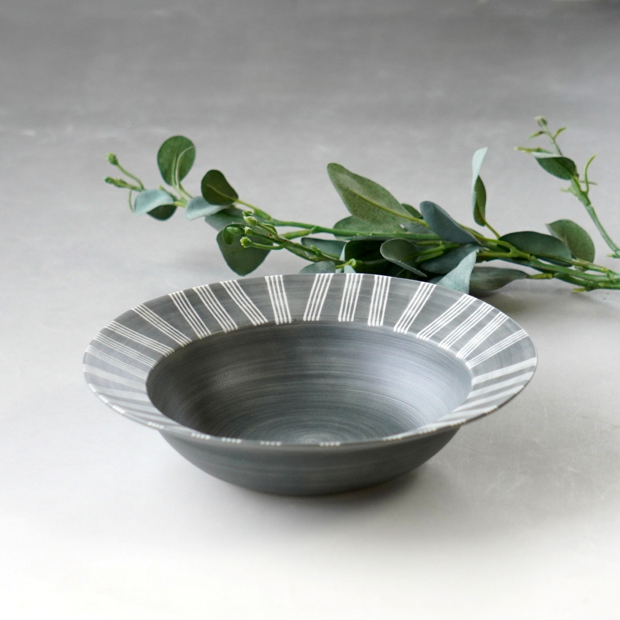 楽天市場】波佐見焼 食器 Shabby chic style 25cm プレート グレー 和