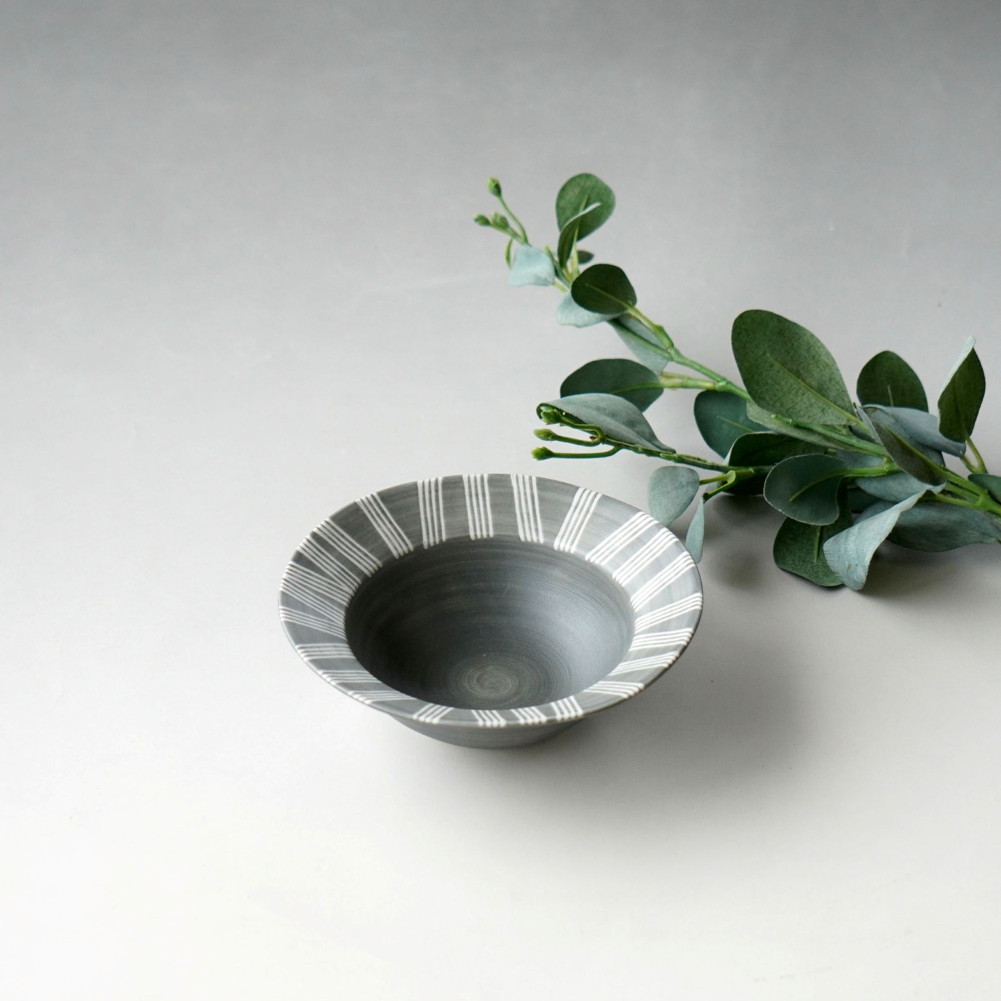 楽天市場】波佐見焼 食器 Shabby chic style 25cm プレート グレー 和