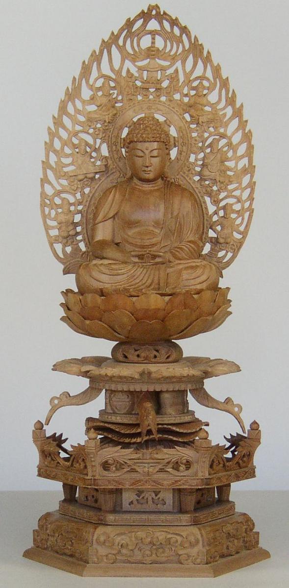楽天市場】仏像 最高峰の素材 白檀 の 仏像 総 白檀 六角 ケマン 台座