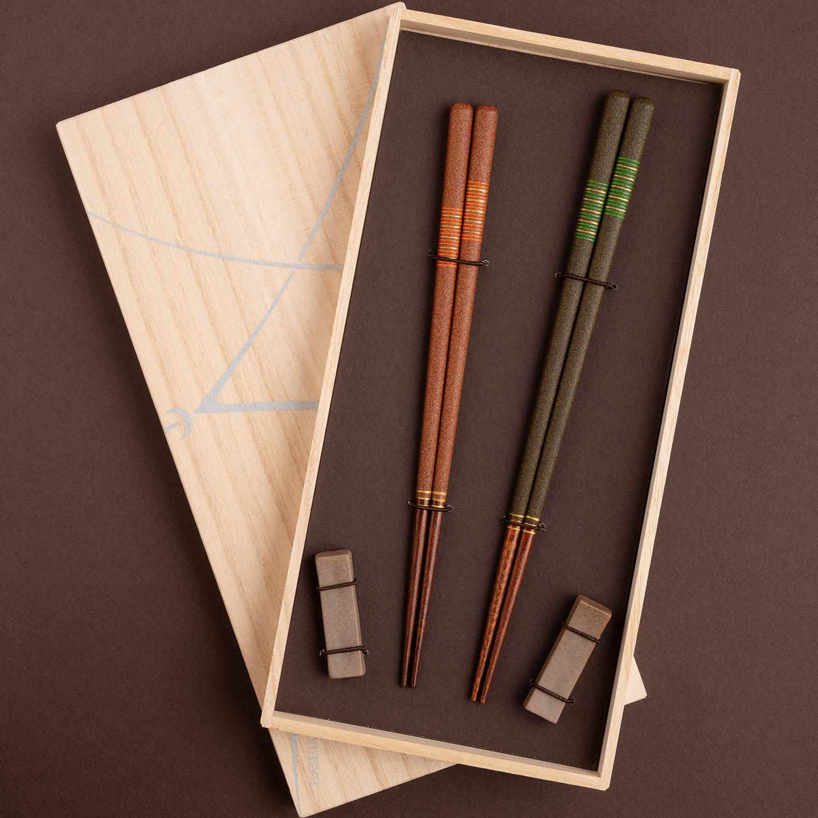 楽天市場】夫婦箸 名入れ 黒檀 四角 漆塗分 ペア 砂岩箸置付 ギフト箱