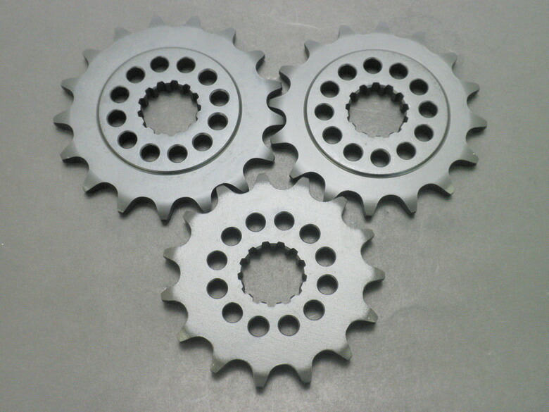 バイク用品 駆動系 SUNSTAR サンスター フロントスプロケット 520-16T GSX-R750・600(520con) SV1000・S(国内)(520con)など 39616 4562116116571