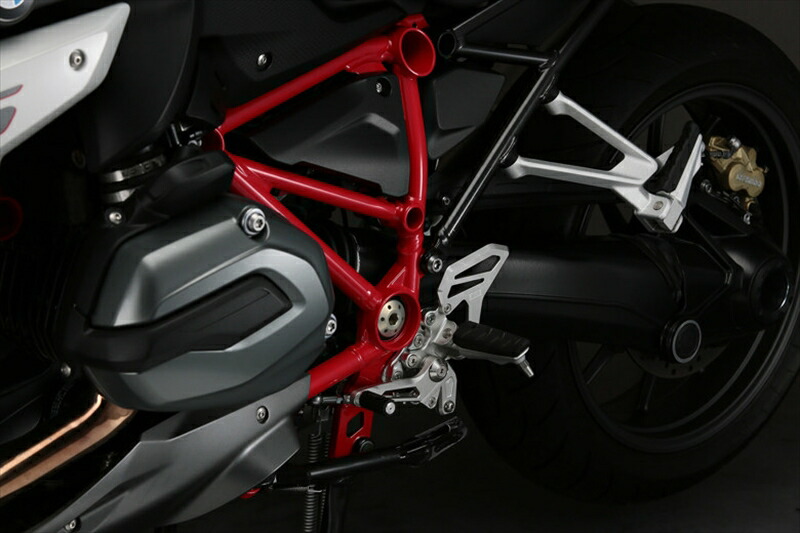 ステップライディングステップキットホワイトR1200R/RS15-ノーマルステップ流用タイプAE-10086-WT4549950919155取寄品