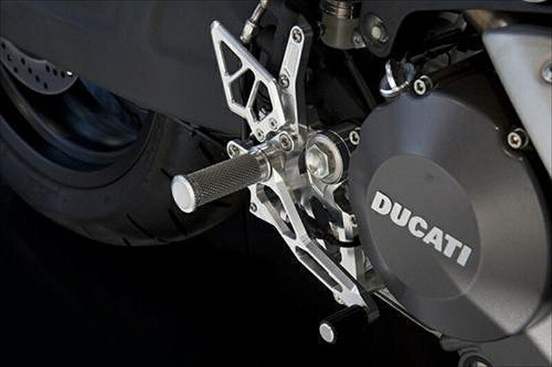 バイクパーツ ステップアエラ AELLA ライディングステップ ブラック MONSTER696 10-AE-10054 BK 4548664868131MONSTER696 10-｜バイク用品はとやグループ2号店