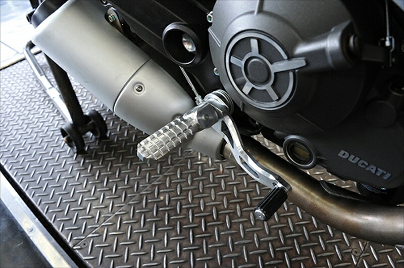 バイクパーツ ステップアエラ AELLA ライディングステップキット ホワイト 可倒式SCRAMBLER 19-AE-10078A WT 4550255623821可倒式SCRAMBLER 19-｜バイク用品はとやグループ2号店