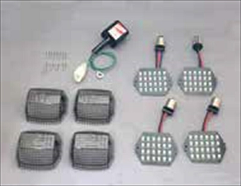 電装系 シーエフポッシュ CF-POSH LEDカスタムキットシーケンシャル切換タイプ スモークレンズ ZRX1200R・ZRX1100 2・ZRX400 488985 4947934076021 取寄品