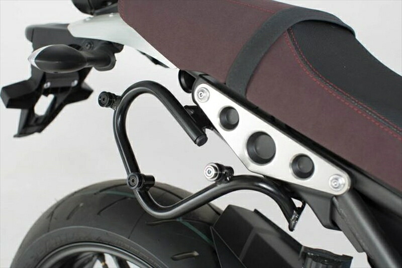 バイク用品 エスダブリューモーテック SWモーテック SLCサイドキャリア(右) XSR900 14-19HTA0659911001 4538792373126｜バイク用品はとやグループ2号店