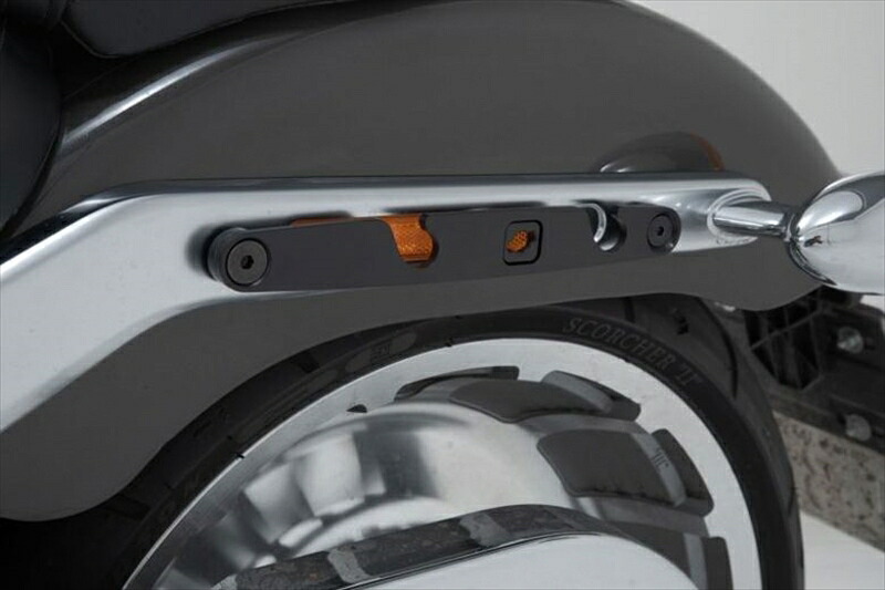 バイク用品 エスダブリューモーテック SWモーテック SLH サイドキャリア (左) HARLEY SOFTAIL FAT BOY S 17- HTA1868210500 4538792373423