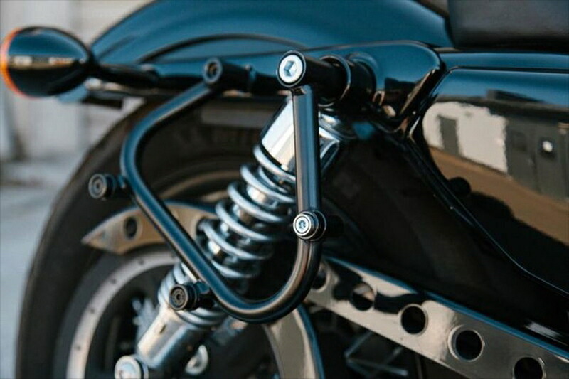 バイク用品 エスダブリューモーテック SWモーテック SLCサイドキャリア(右) HARLEY SPORTSTER XL883 1200 04-19HTA1876811001 4538792865959｜バイク用品はとやグループ2号店