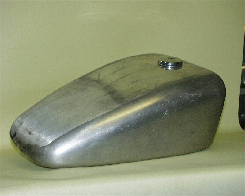 バイクパーツ 外装 BIG CEDAR(ビッグシーダー) ストレッチアルミスポーツタンクバフナシ 1602-1 4547567223542
