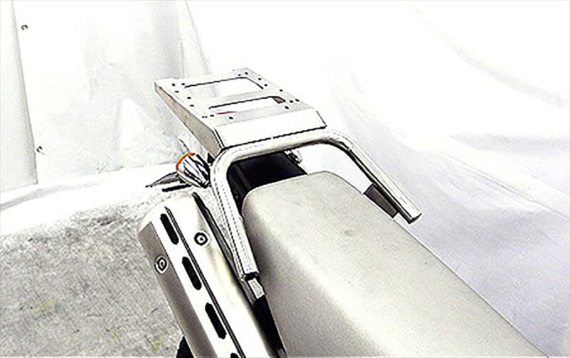 バイクパーツ WIRUSWIN(ウイルズウィン) BOX用ベース付タンデムバー 1463-07-01A 4548916203017
