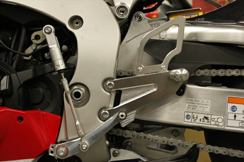 ステップ2ポジションバックステップスタンダード正チェンジCBR1000RRSC7717-50000-S77-B10004550255069629取寄品