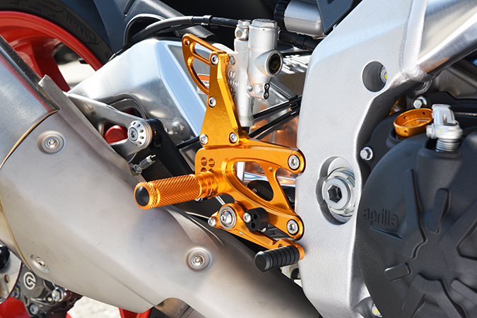 バイク用品 ステップBABYFACE ベビーフェイス バックステップキット SLV RSV4 TUONO V4 17-002-A012SV  4589981466488取寄品 セール 【美品】