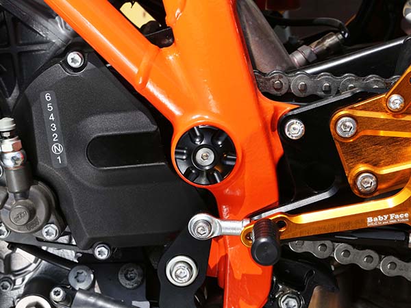 バイク用品 外装 BABYFACE ベビーフェイス フレームキャップ シルバー KTM 1290 SUPER DUKE R 14- 005-KT002SV 4589981512437