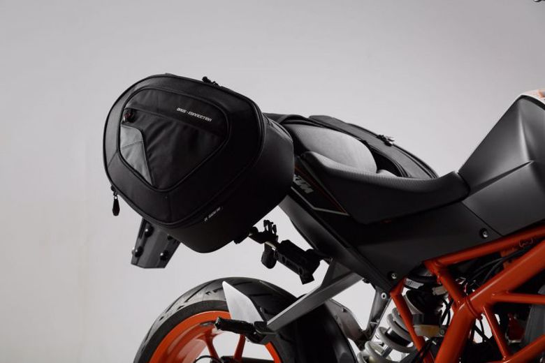バイク用品 エスダブリューモーテック SWモーテック BLAZE サドルバッグセット ハイver KTM DUKE 125 390 -16 200 11-BCHTA0474010201/B 4538792239446|バイク用品はとやグループ2号店