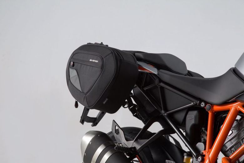 バイク用品エスダブリューモーテックSWモーテックBLAZEサドルバッグセットハイverKTM1290SUPERDUKEGT16-BCHTA0474010301/B4538792239453取寄品セール