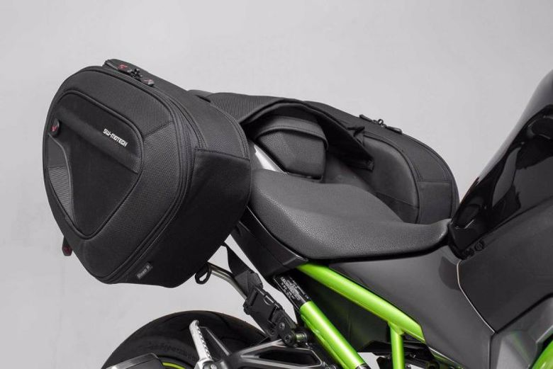 バイク用品 エスダブリューモーテック SWモーテック BLAZE サドルバッグセット ハイver Z900 16-19BCHTA0874011501/B 4538792239910|バイク用品はとやグループ2号店