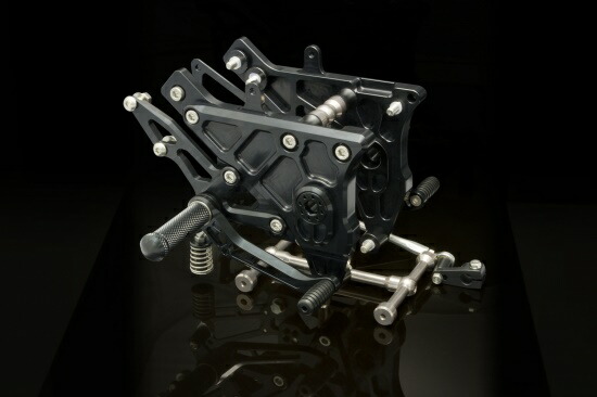 バイク用品 ステップ ステップ&ステップボード&タンデムキットK-FACTORY NEWライディングステップ スーパーBLK GPZ900R A7-ケイファクトリー 112MZBR084R 取寄品