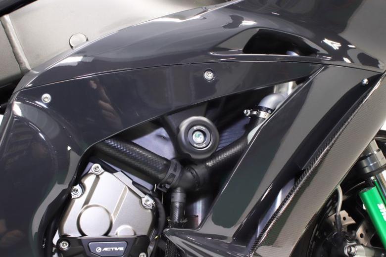 バイク用品 外装 ガード&スライダーアクティブ フレームスライダー ラウンド ZX-10R 11-18ACTIVE 1133701 取寄品|バイク用品はとやグループ2号店