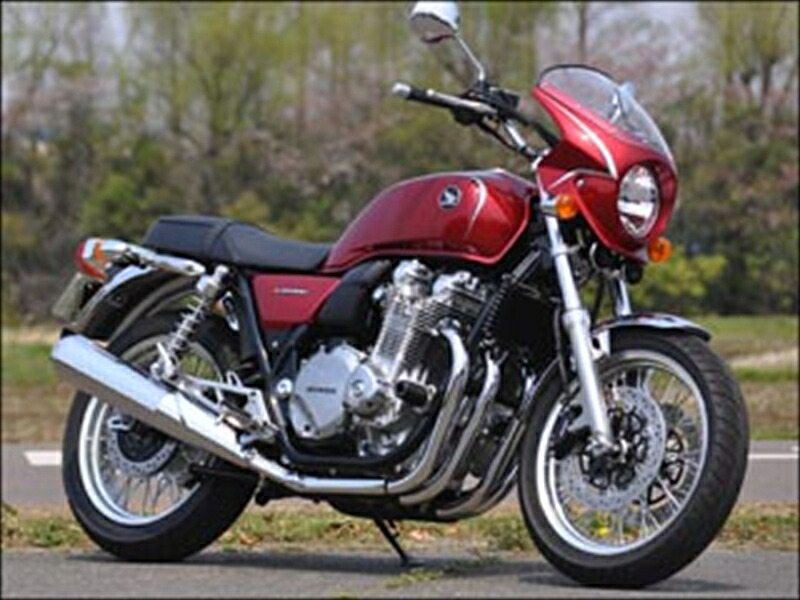 バイクパーツCHIC DESIGN(シックデザイン) ロードコメット2 PサンビームWH/クリアRCB60B-PSW4548916719983｜バイク用品はとやグループ2号店 57,984円