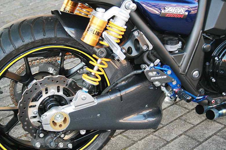 バイク用品 サスペンション ローダウン STRIKER ストライカー アンダーアーマー カーボン ZRX1200 DAEG SAD-UA101C 4548664290055
