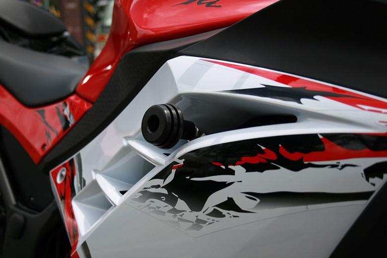 バイク用品 外装STRIKER ストライカー ガードスライダーアッパー ALL BLK Ninja250 ABS 13-17SS-GS117B-F1 4580363932829|バイク用品はとやグループ2号店