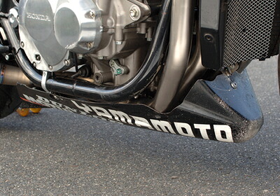 バイク用品 外装 ヤマモトレーシング YAMAMOTORACING アンダーカウル レースヨウ CB1300SF 03 00012-21 4521717003611 取寄品