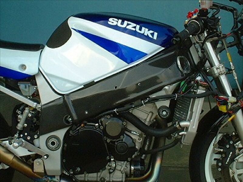 バイクパーツCLEVER WOLF(クレバーウルフ) フレームカバー カーボン/平織01G1-109-024547424223890｜バイク・バイク用品はとやグループ 26,455円