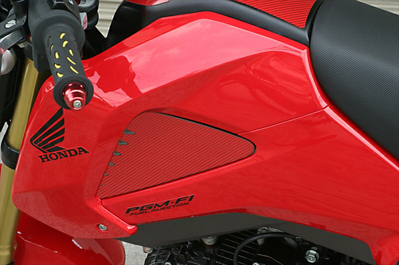 バイクパーツ 外装 アディオ サイドシュラウドカーボンシート レッド BK48115 4582437431030 GROM 13/06-