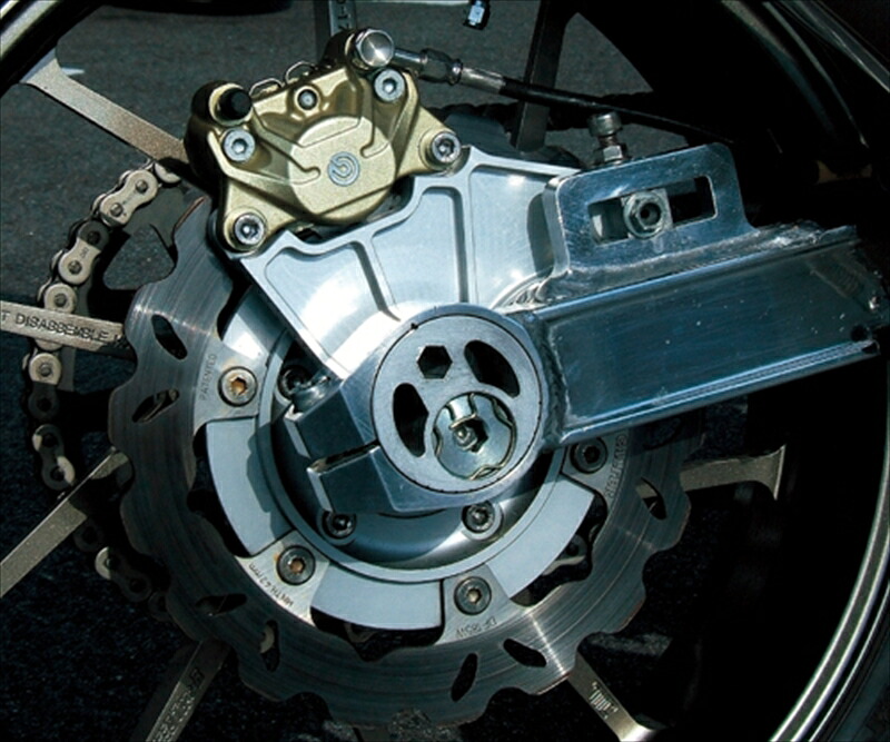 【5日前後で発送】 アクティブ アクティブ リアキャリパーサポート BLK GPZ900R A7- 1477010BN 取寄品｜バイク・バイク用品はとやグループ