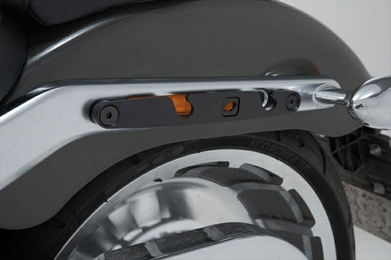 バイク用品 エスダブリューモーテック SWモーテック SLH サイドキャリア (左) HARLEY SOFTAIL FAT BOY S 17- HTA1868210500 4538792373423